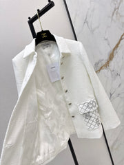 Mid-length double-pocket lapel coat