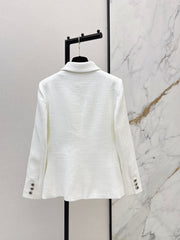 Mid-length double-pocket lapel coat