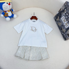 Girls' matching set: Top + skirt.