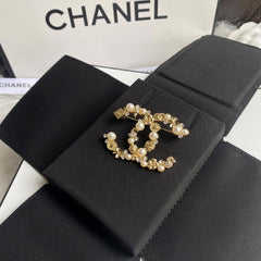 Perfume Bottle Pearl Camellia Crystal Letter Combination Brooch