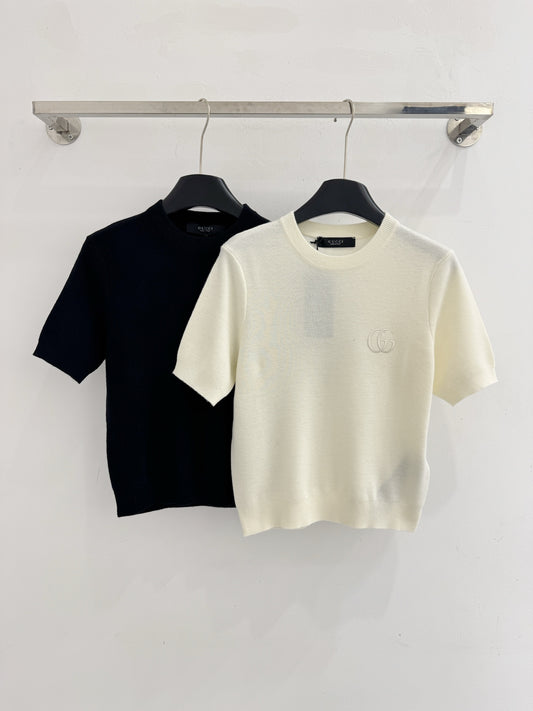 Simple solid color short-sleeved T-shirt