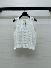 Hollow-out 3D floral knit vest