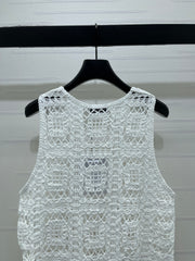 Hollow-out 3D floral knit vest