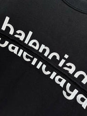 Simple and trendy short-sleeved shirt