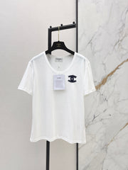 White crew neck short-sleeved T-shirt