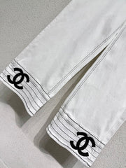 Straight-leg wide-leg jeans