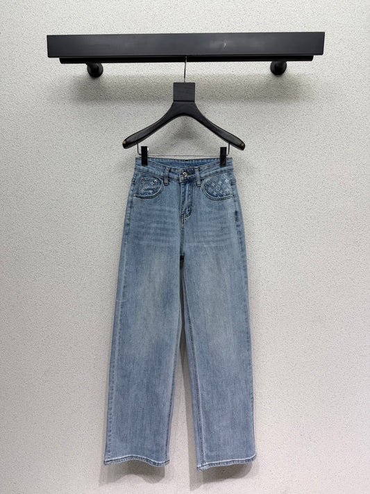 Straight-leg wide-leg jeans