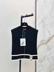 Color-blocked V-neck knit vest