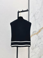 Color-blocked V-neck knit vest