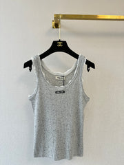 Color-blocked V-neck knit vest
