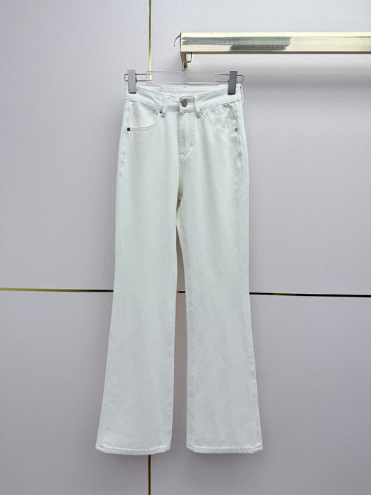 Versatile Flared Jeans