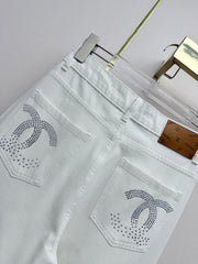 Back pocket rhinestone jeans