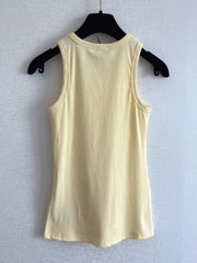 sleeveless knitwear