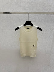 Solid color simple round neck knitted vest