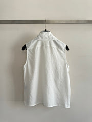 Minimalist French-style sleeveless shirt