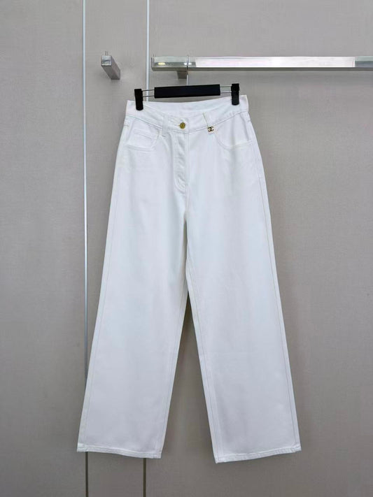 High-waisted wide-leg jeans