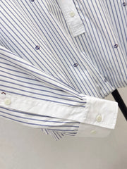 Loose-fit striped shirt with a classic collar