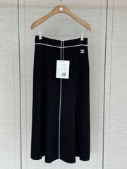 Short-sleeved knit top