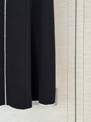 Short-sleeved knit top