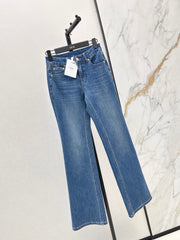 Figure-flattering stretch jeans