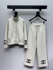 Casual matching set with a bold logo.