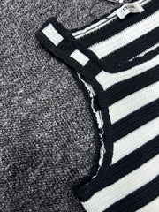 Striped vest with wavy edges