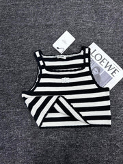 Striped vest with wavy edges