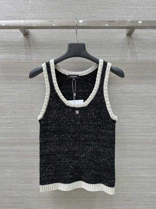 Slim fit knitted vest