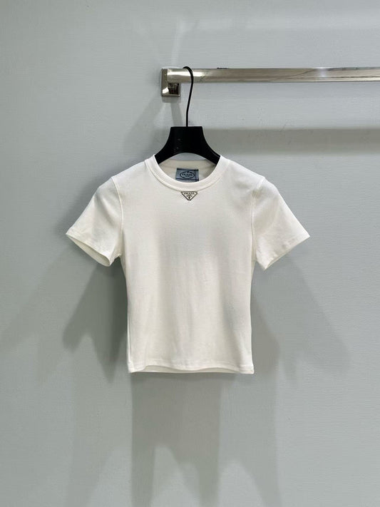 Lightweight and slimming round neck short-sleeved knitwear