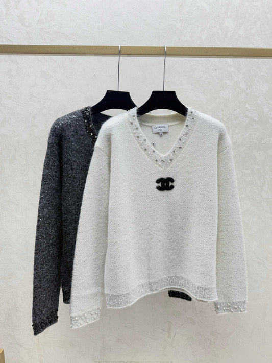 Heavy-duty beaded and sequined V-neck knit long-sleeved top