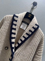 Retro-style collared chunky knit crochet cardigan
