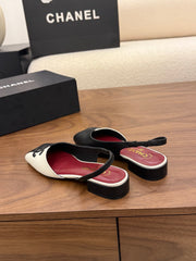 Mismatched colorway flat shoes
