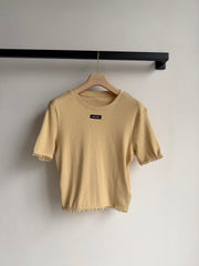 Lace-trimmed round neck short-sleeved top