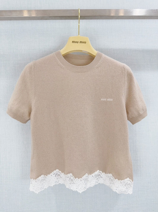 Lace-trimmed knit short-sleeved top