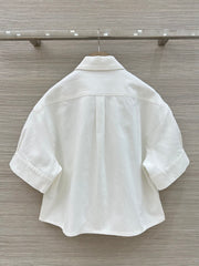 Short-sleeved white shirt