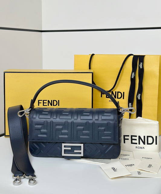 Three-dimensional textured bag