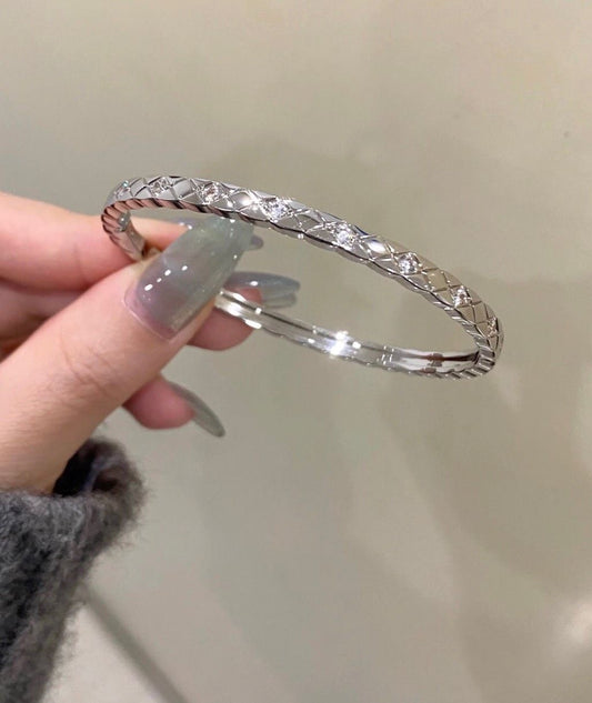 Narrow diamond-patterned bangle