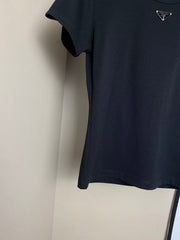 Lightweight and slimming round neck short-sleeved knitwear