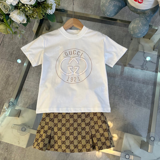 Short sleeve + skirt suit