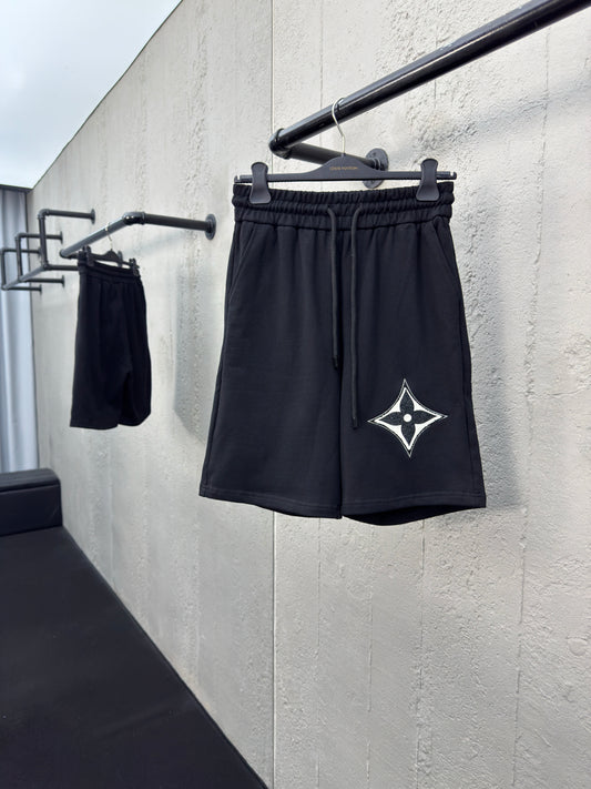 Applique four-leaf clover shorts