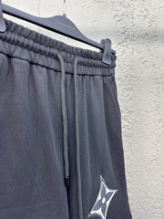 Applique four-leaf clover shorts