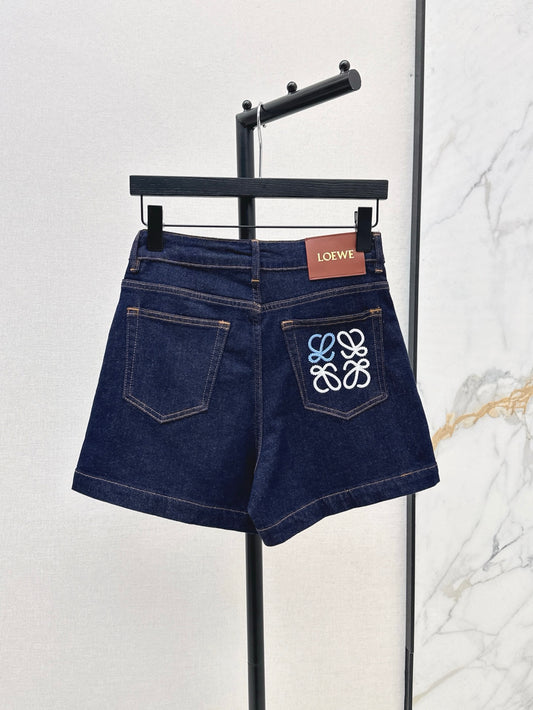 Denim shorts with letter leather patch