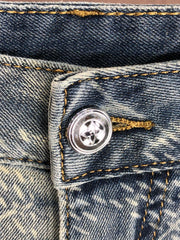 Light-colored denim 9-point pants