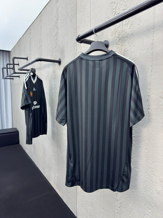 Football short sleeves