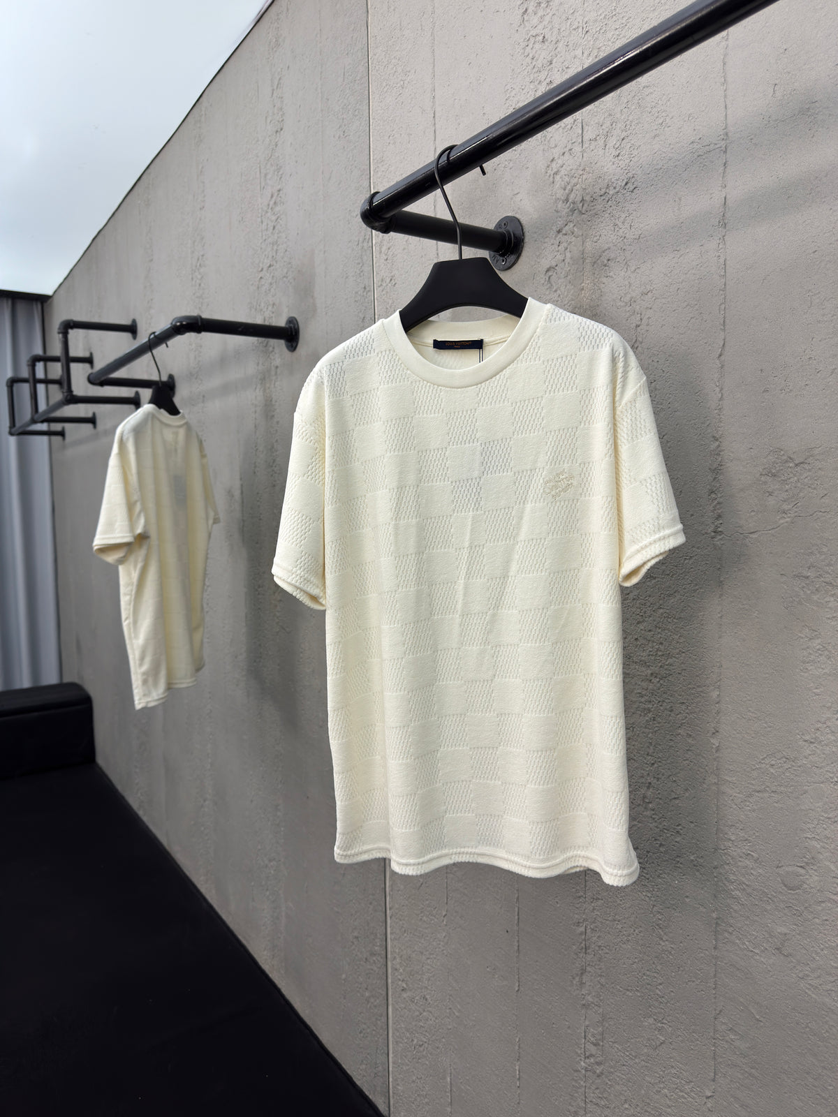 Checkerboard embroidered wool short sleeves