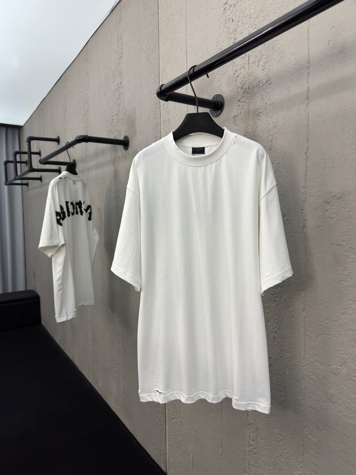 Back ink-splashed printed short sleeves