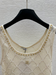 Crew neck knitted vest