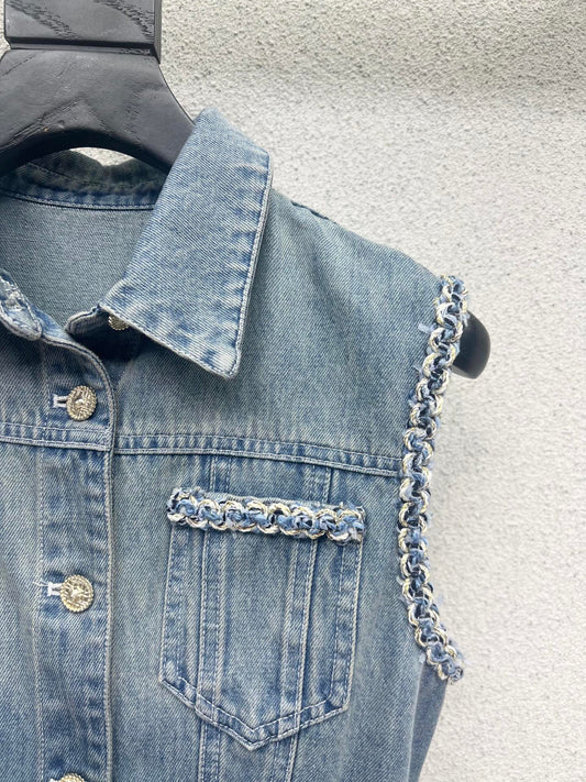 Sleeveless denim dress