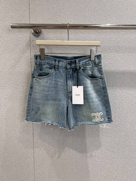 Classic mid-high waist shorts