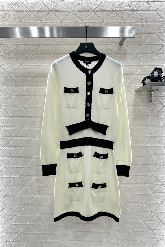 Knitted long-sleeved dress